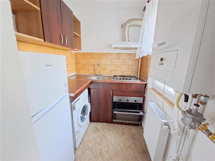 Apartament cu 2 camere nedecomandat, mobilat în Milcov