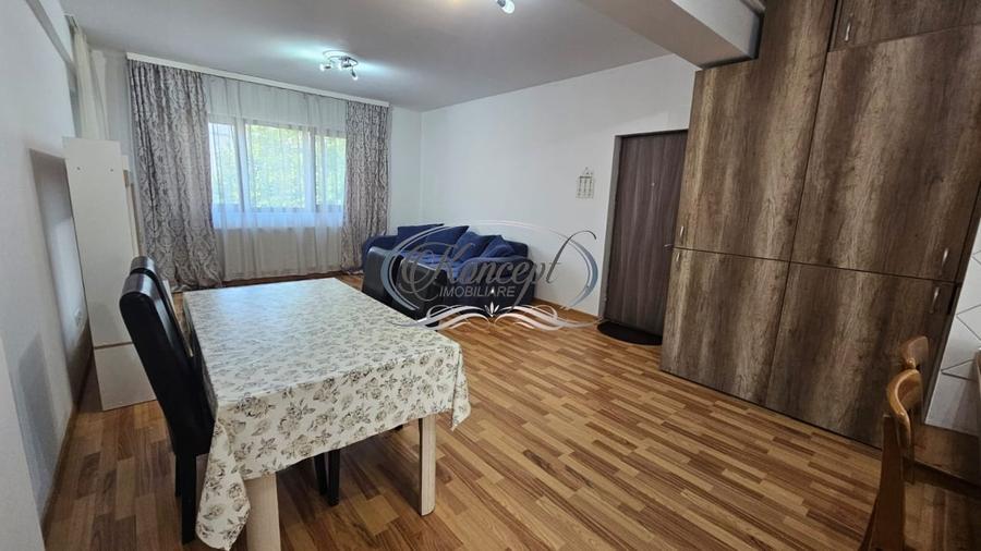Apartament cu 3 camere semidecomandat, mobilat în Europa