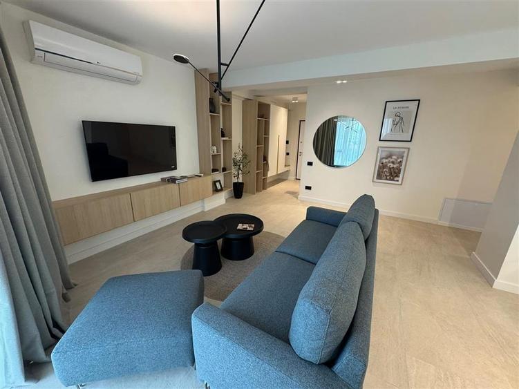 Apartament cu 2 camere decomandat, mobilat în Ultracentral