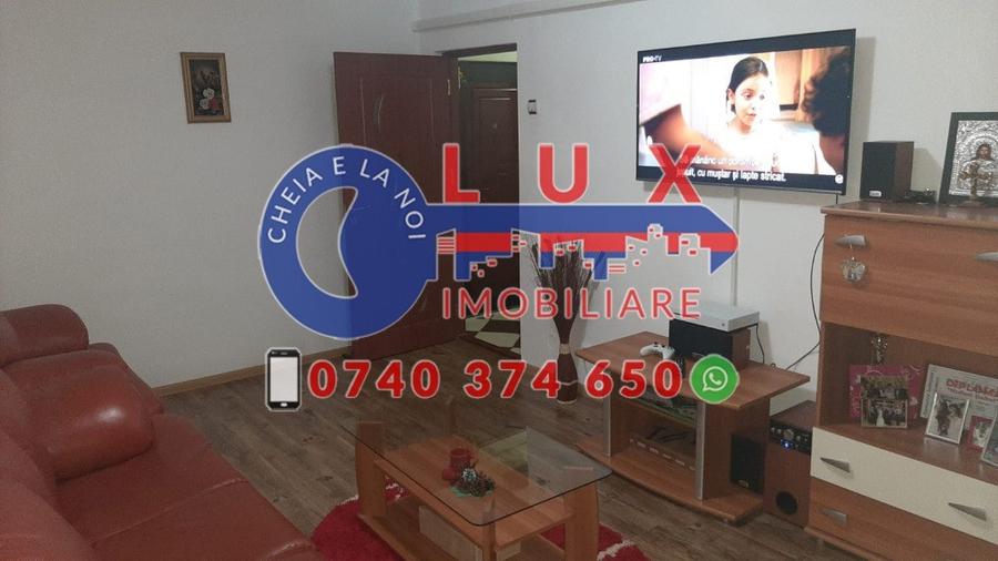 Apartament cu 3 camere decomandat în Babadag