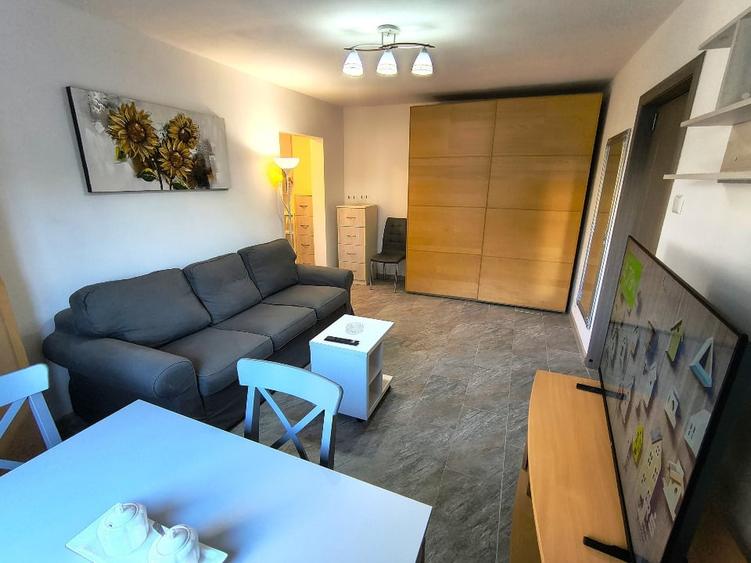 Apartament cu 2 camere semidecomandat, mobilat în Iancului