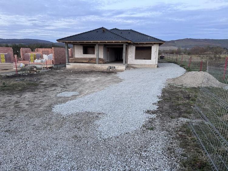 Casă cu 3 camere în Central
