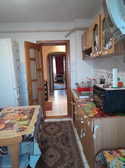 Apartament cu 3 camere decomandat în Brăilei