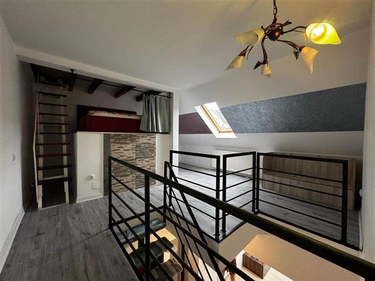 Apartament cu 3 camere semidecomandat, mobilat în Mănăștur