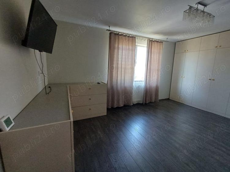Casă cu Teren 200 Mp în Central