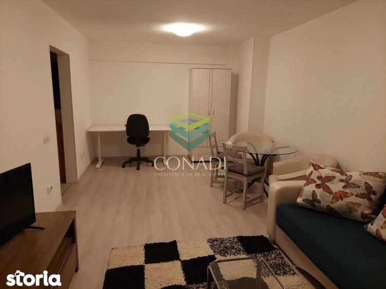 Apartament cu 3 camere decomandat, mobilat în Centrul Civic