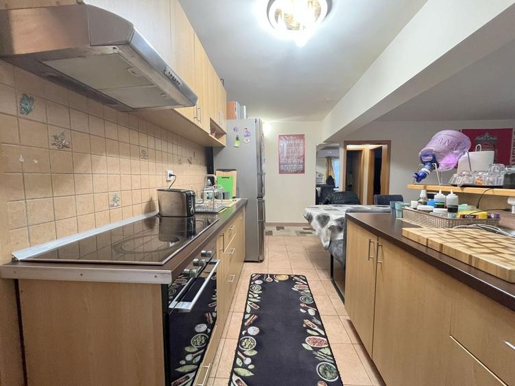 Apartament cu 4 camere decomandat, mobilat în Simion Bărnuțiu