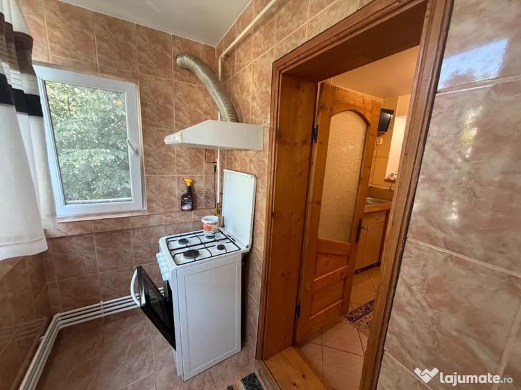 Apartament cu 3 camere decomandat în E3