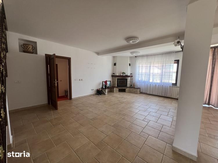 Casă cu 7 camere cu Teren 1900 Mp în Cornetu