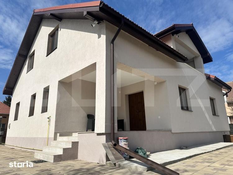 Casă cu 7 camere cu Teren 3200 Mp în Băcia