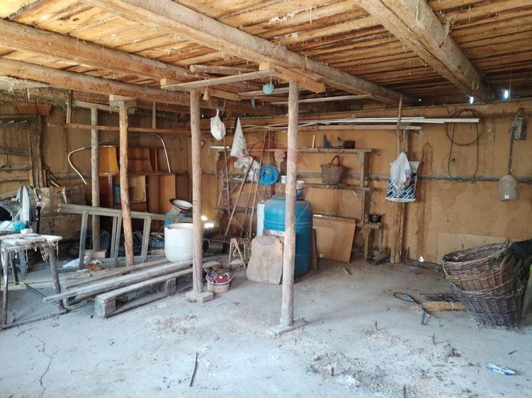 Casă individuală cu 4 camere cu Teren 3370 Mp în Central