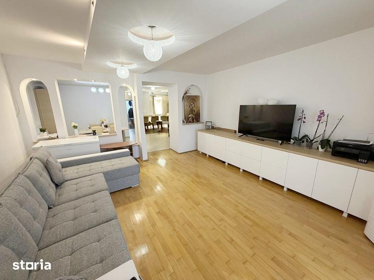 Apartament cu 3 camere decomandat în Central