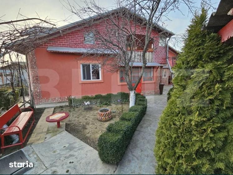 Casă cu 5 camere decomandat cu Teren 295 Mp în Strejnicu