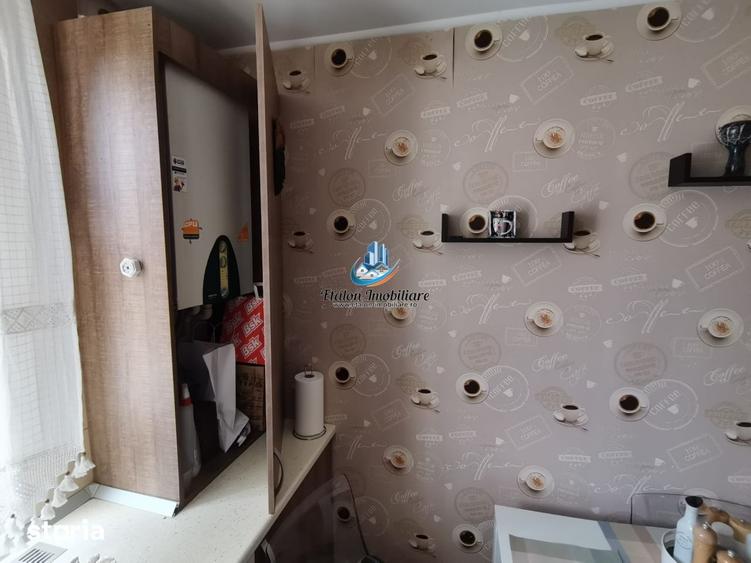 Apartament cu 3 camere semidecomandat în Ultracentral