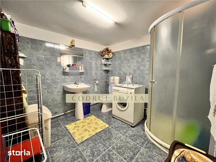 Casă cu 5 camere decomandat cu Teren 287 Mp în Târgșoru Vechi