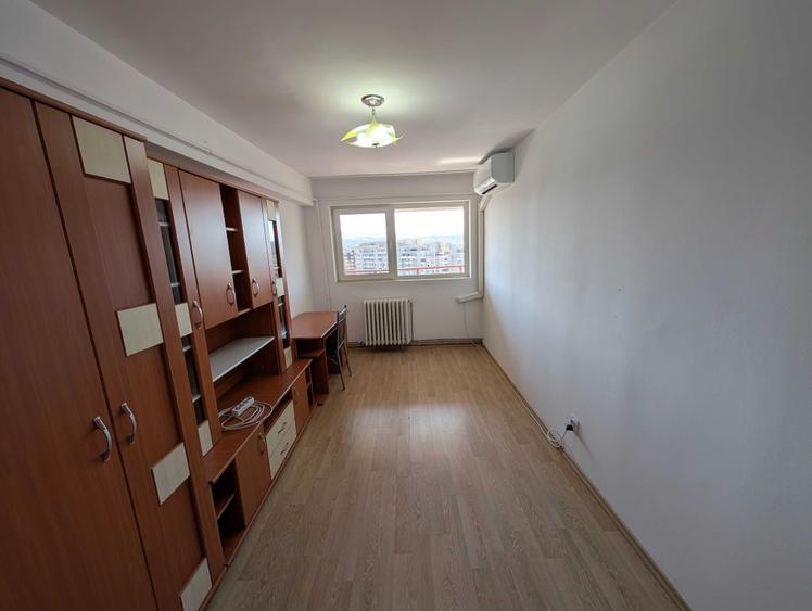 Apartament cu 3 camere decomandat în Mărăști