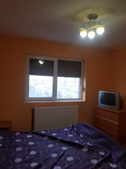 Apartament cu 3 camere, mobilat în Sud