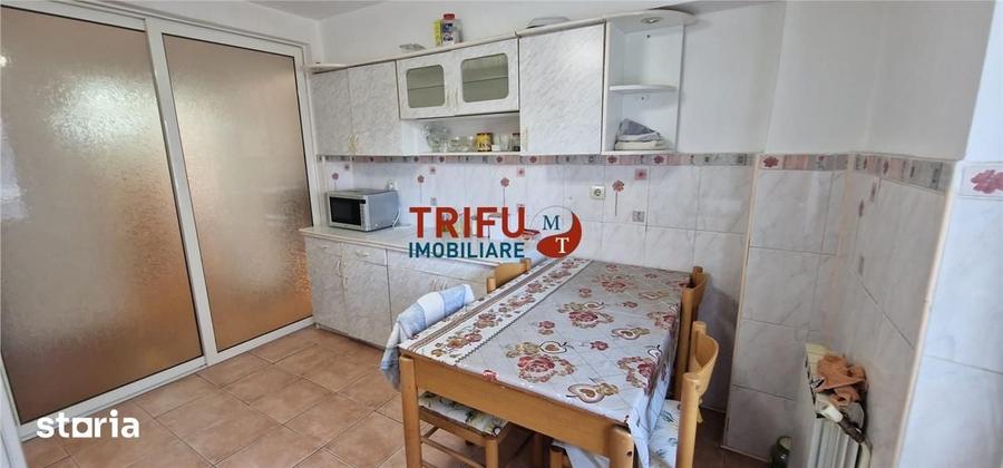 Apartament cu 3 camere decomandat în Tolstoi