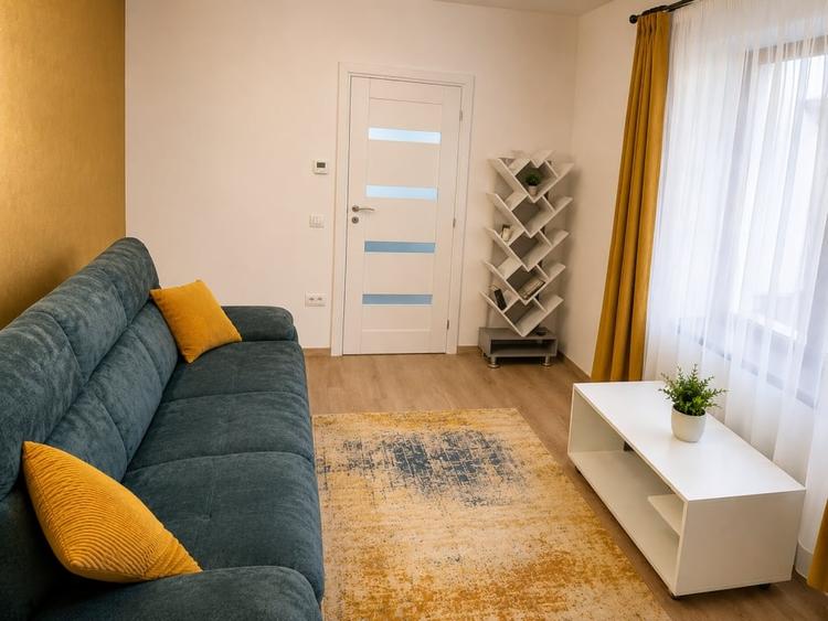 Apartament cu 2 camere semidecomandat, mobilat în Centrul Istoric