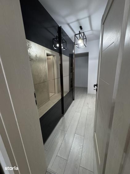 Apartament cu 2 camere semidecomandat în 1 Mai
