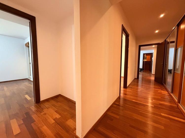 Apartament cu 3 camere în Șoseaua Nordului