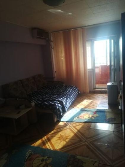 Apartament cu 2 camere semidecomandat în P-ța Muncii
