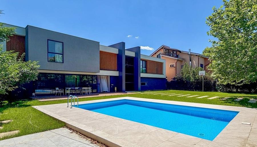 Casă cu 6 camere cu Teren 1000 Mp în Pipera