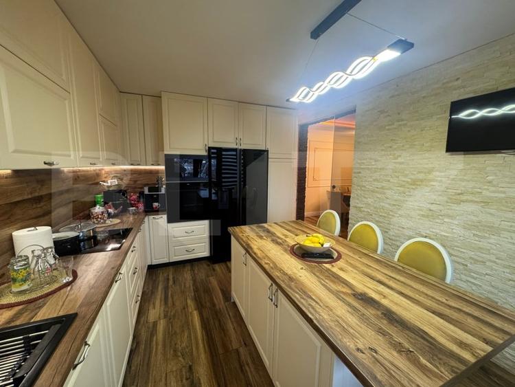 Apartament cu 4 camere decomandat, mobilat în Careiului