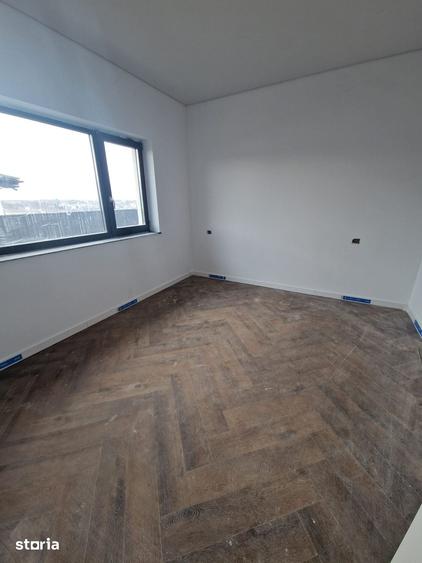 Casă cu 3 camere cu Teren 400 Mp în Bucium