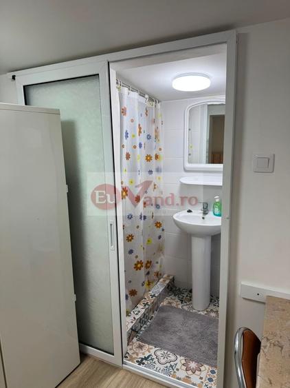 Garsonieră decomandată, mobilată în Vest