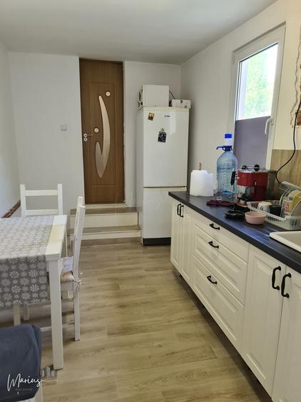 Casă individuală cu 5 camere cu Canalizare în Podul Vadului