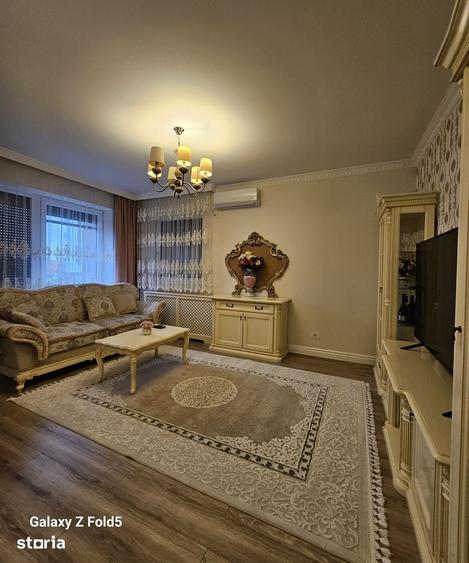 Apartament cu 3 camere decomandat în Central