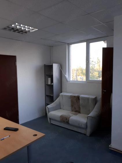 Apartament cu 5 camere decomandat în Titan
