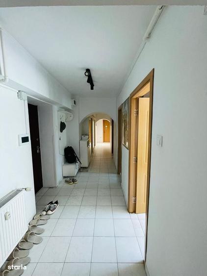 Apartament cu 3 camere decomandat în Decebal