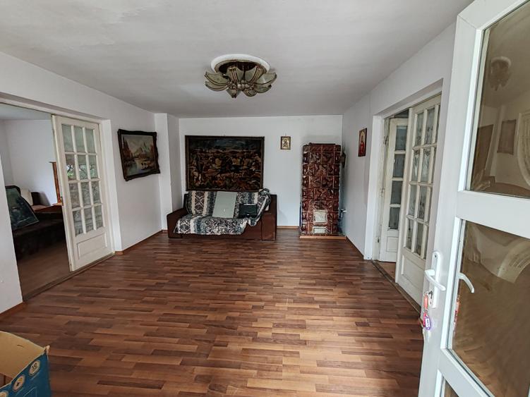 Apartament cu 6 camere decomandat, mobilat în Central