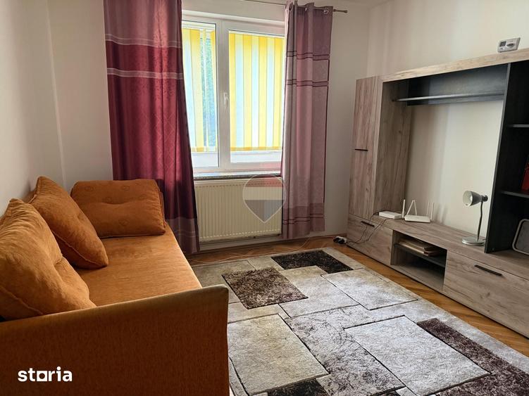 Apartament cu 3 camere decomandat în Astra