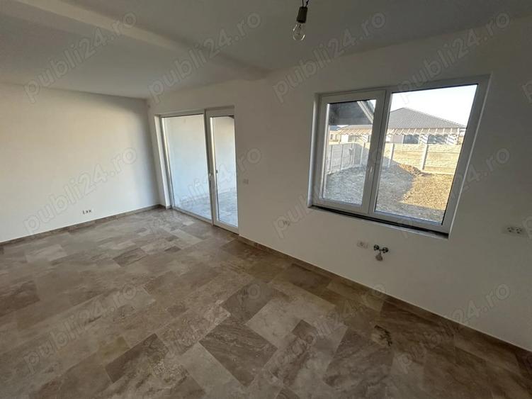 Casă cu 4 camere cu Teren 315 Mp în Moșnița Veche