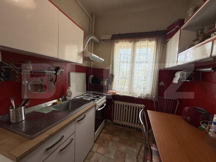 Apartament cu 3 camere decomandat, mobilat în Central