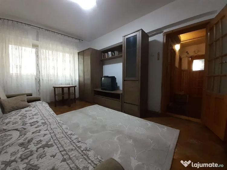 Apartament cu 2 camere decomandat în Nicolina