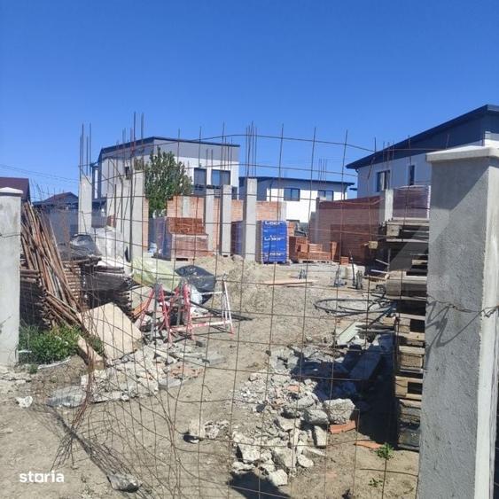 Casă cu 4 camere în Valea Lupului