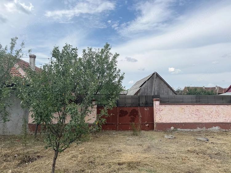 Casă cu 3 camere cu Teren 563 Mp în Caporal Alexa
