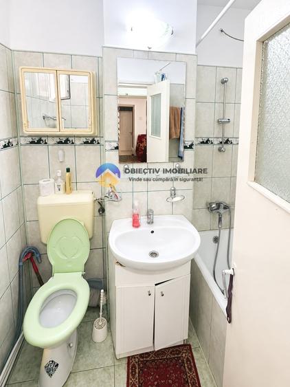 Apartament cu 3 camere semidecomandat în Dărmănești