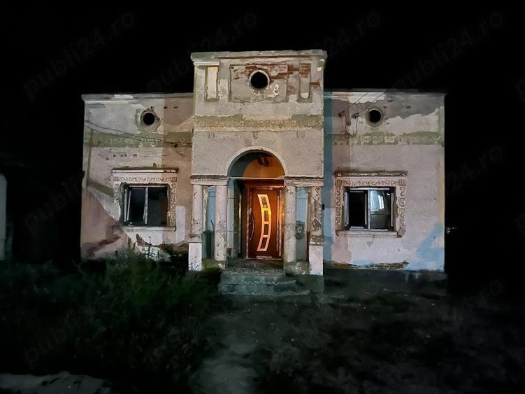 Casă cu 2 camere cu Teren 3000 Mp în Dezrobiți