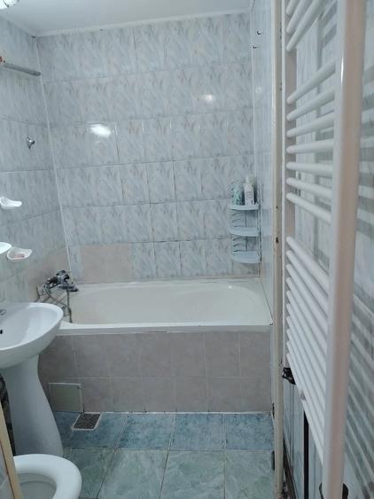 Apartament cu 3 camere decomandat în Giurgiului
