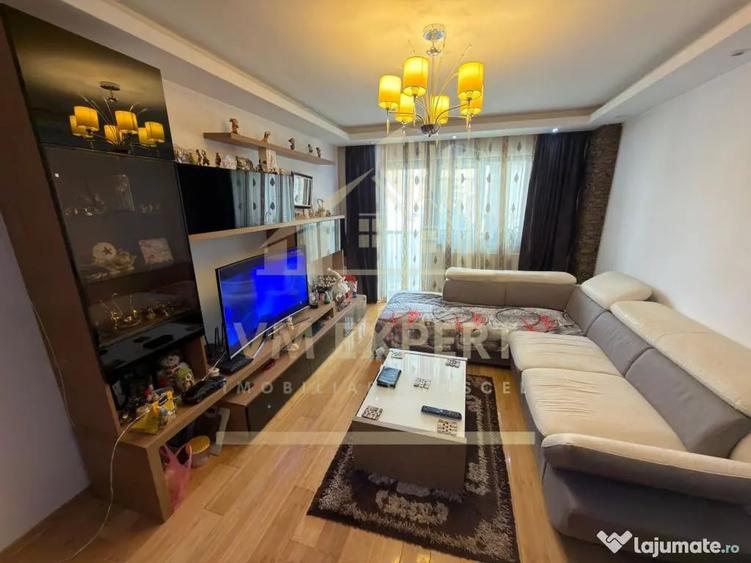 Apartament cu 3 camere decomandat în Sud