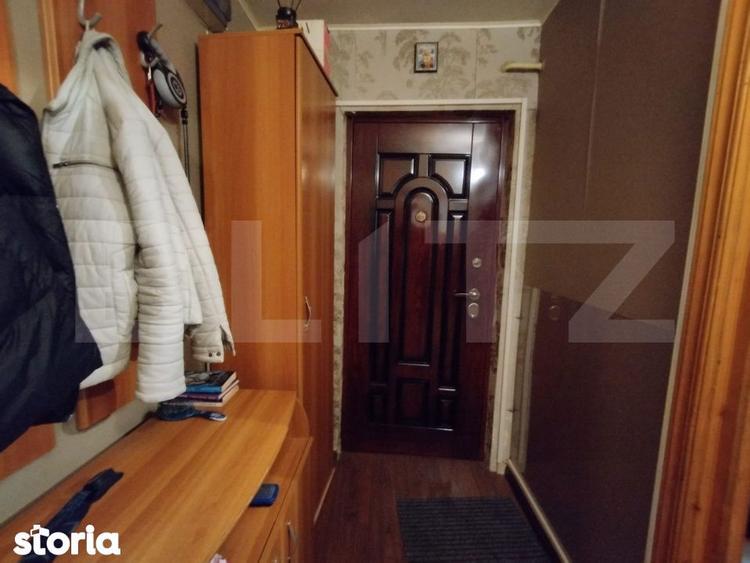 Apartament cu 3 camere decomandat în Nicolina