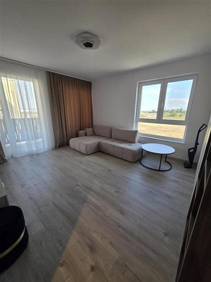 Apartament cu 2 camere decomandat în Tractorul