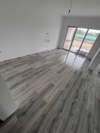 Casă cu Teren 370 Mp în Ghiroda