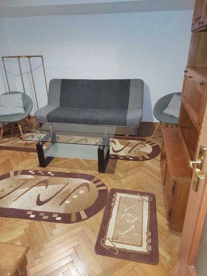 Apartament cu 3 camere decomandat în Ișalnița