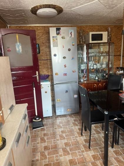 Casă individuală cu 3 camere cu Canalizare în Exterior Vest